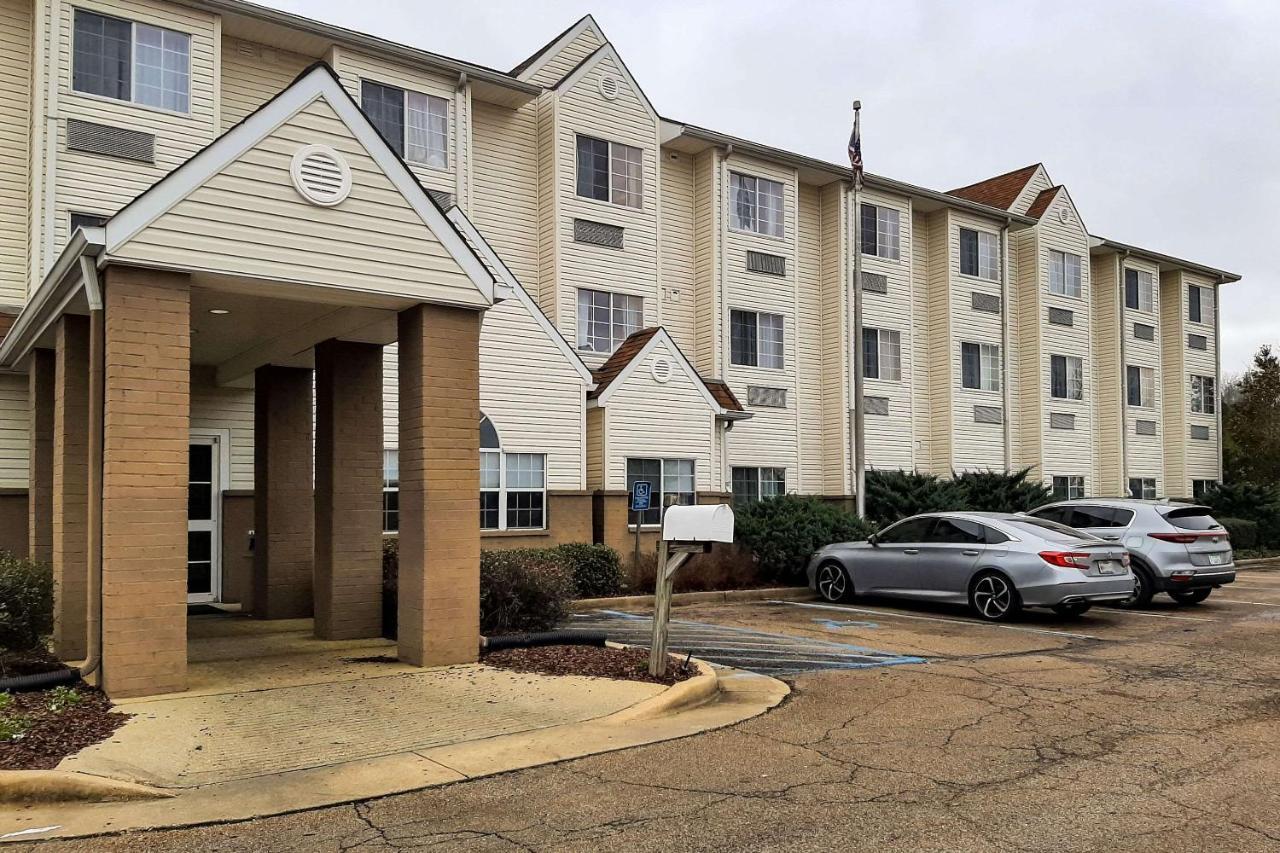 Starkville Inn & Suites Esterno foto